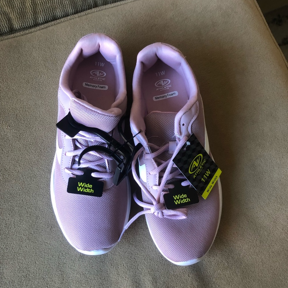 Athletic 11W Memory Foam sneakers